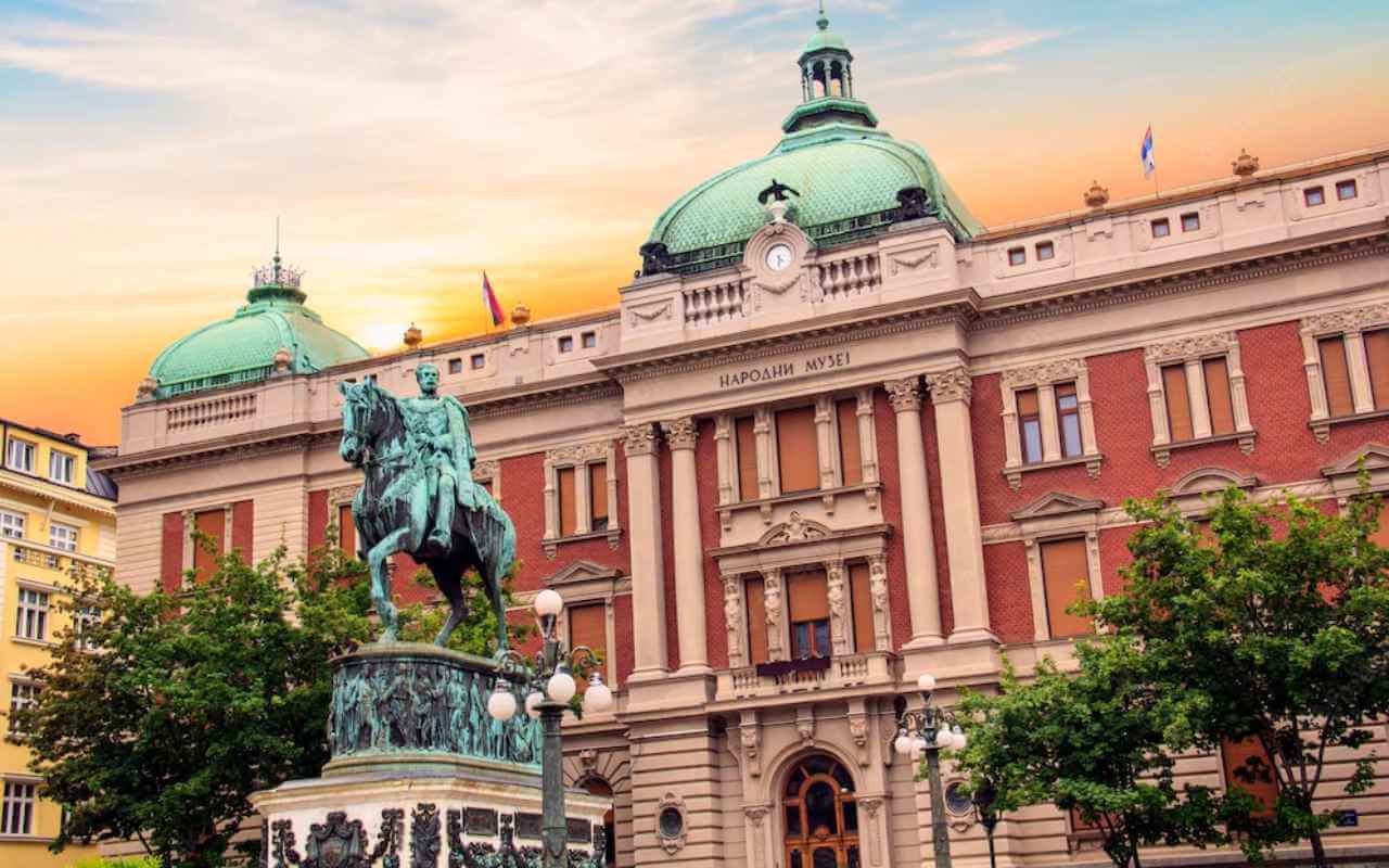 beograd trg republike narodni muzej spomenik knez mihajlu