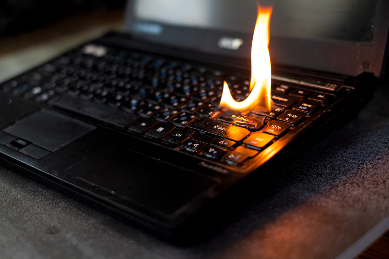 Laptop  se zapalio