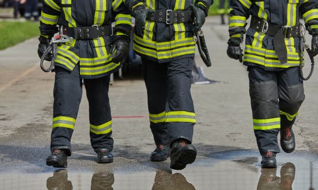 Vatrogasci upozoravaju! Izbegavajte punjenje laptopa na mekim površinama!